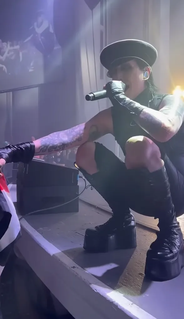 Manson’s history with Mexico dates back to 1997, when he first performed at the Palacio de los Deportes during the Antichrist Superstar tour.