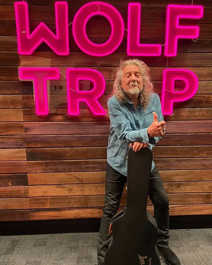 LED ZEPPELIN Vocalist ROBERT PLANT