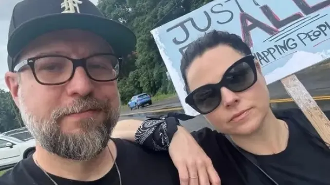 EVANESCENCE's AMY LEE Joins Anti-Trump Protest in Nashville: 'Stop Kidnapping People'