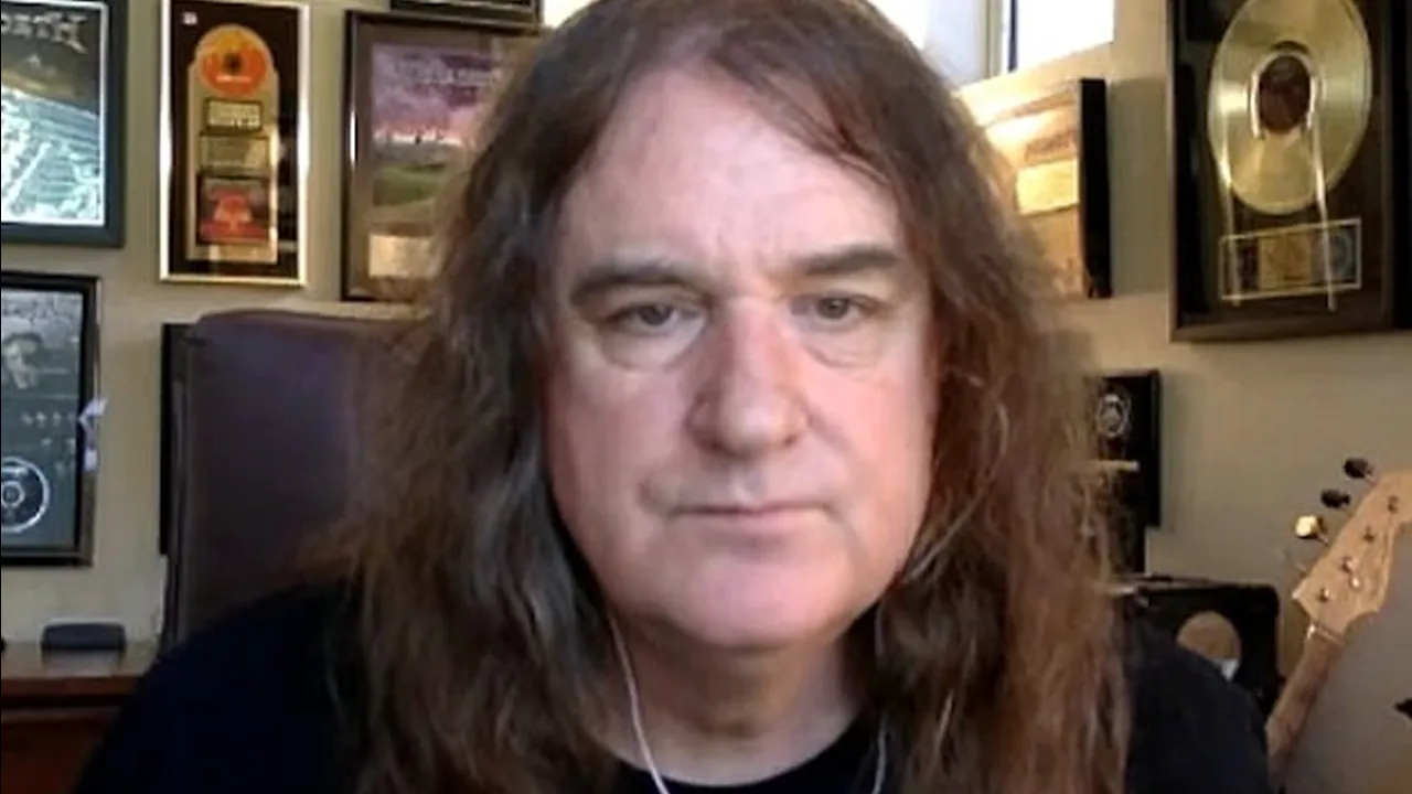 DAVID ELLEFSON Says DAVE MUSTAINE ‘Hated Playing Before SLAYER’ On 2010 Tour
