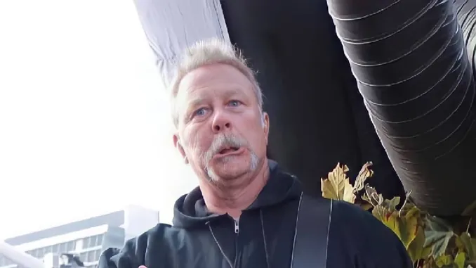 The Two METALLICA Songs JAMES HETFIELD Finds 'Truly Difficult' To Perform Live: 'Really Messes With Me'