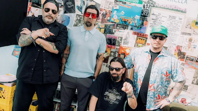 DEFTONES Tease Possible NEW SONG Or ALBUM Release With Cryptic Message During London Show
