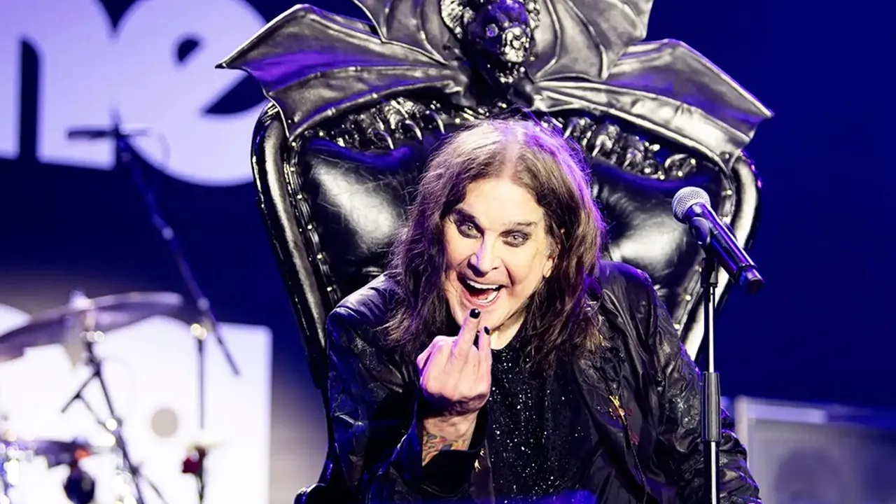 Did BLACK SABBATH Walk Off Stage And Leave OZZY OSBOURNE Alone? Here's What Really Happened At The End Of The Farewell Show; VIDEO