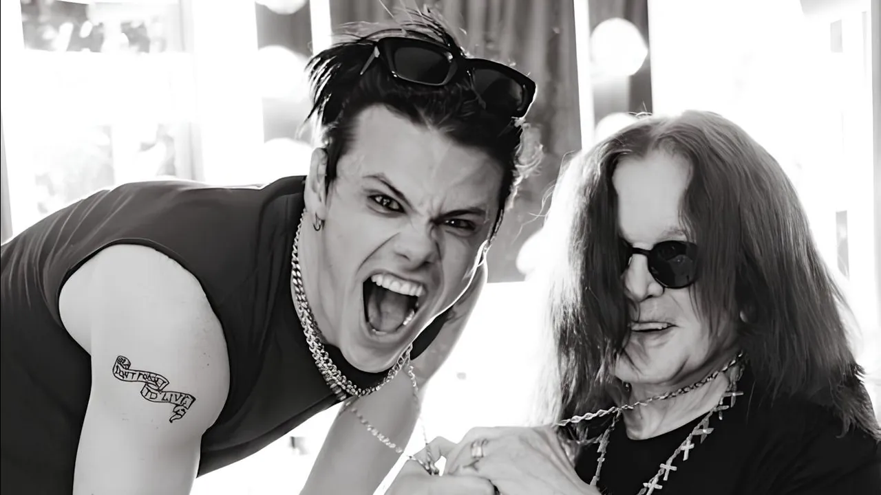 OZZY OSBOURNE Receives 'Unbelievable' Emotional Gift From YUNGBLUD Before Final BLACK SABBATH Performance in Birmingham; VIDEO