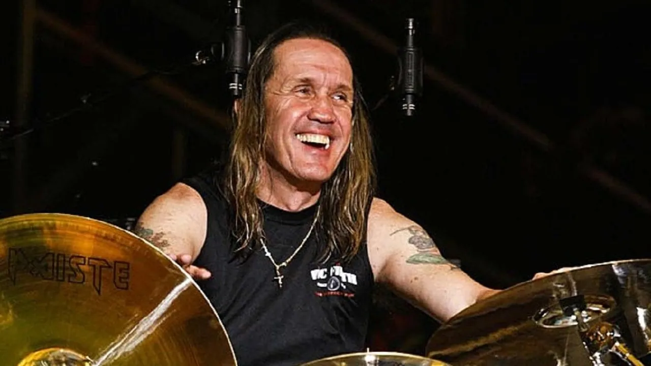 Nicko McBrain Fires Back at IRON MAIDEN’s New Drummer, Declares ‘He’s Not Me’ and Says Band Can’t Replace 42 Years of History